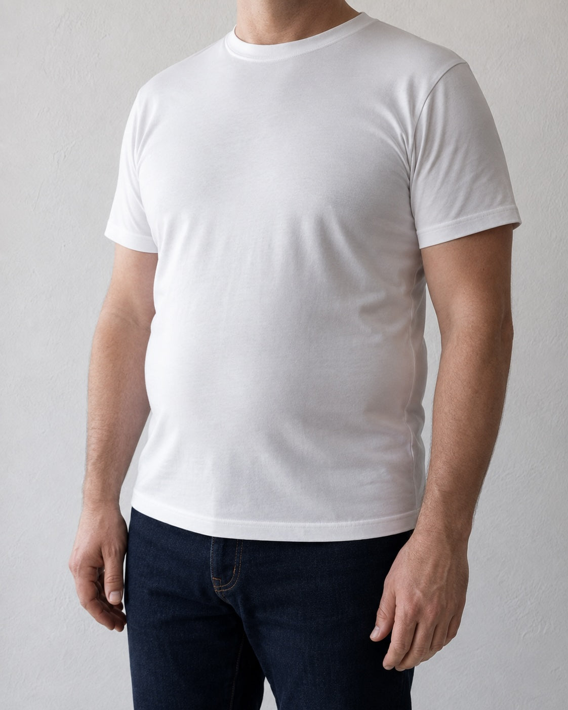 T-shirt blanc porté sans le Débardeur Allure, deuxième gabarit