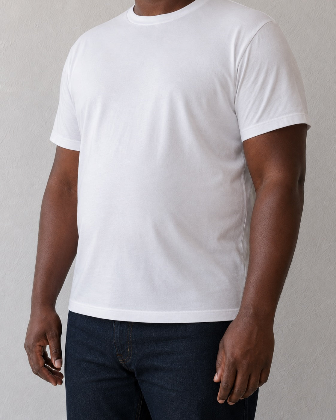 T-shirt blanc porté sans le Débardeur Allure, troisième gabarit