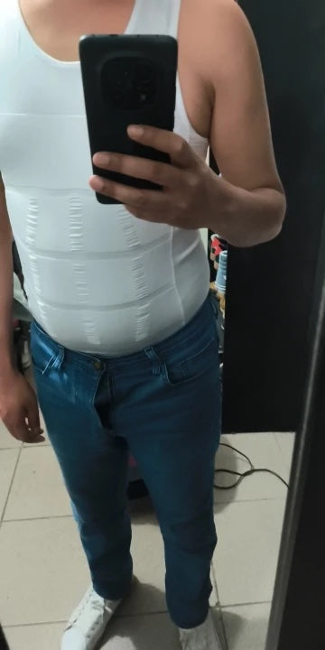 le Débardeur Allure blanc porté avec un jean, photo au miroir